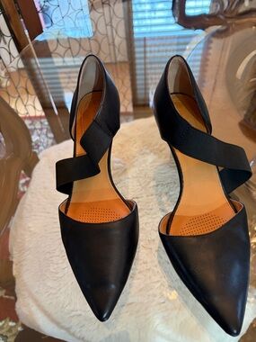 Corso Como Black Pointed Toe Heels with Elastic Crossover Strap